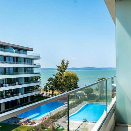 Myflat Wave Luxury 44 Suite Siofok Exterior photo