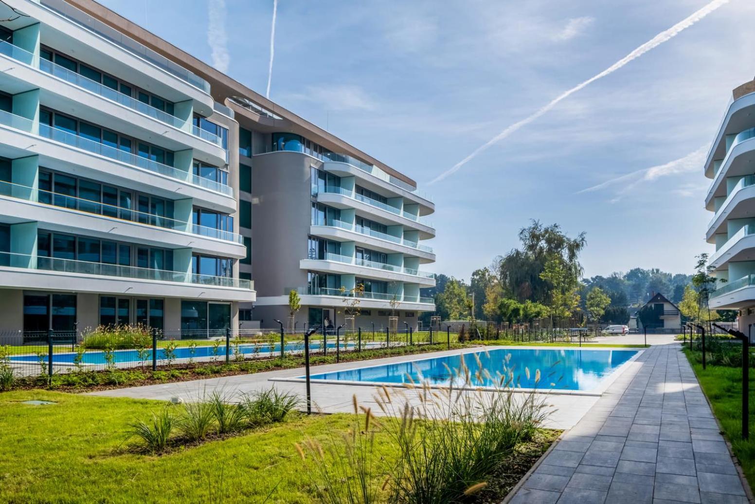 Myflat Wave Luxury 44 Suite Siofok Exterior photo